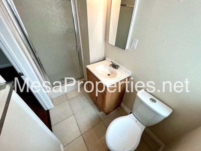 Building Photo - 557 Highlander Dr