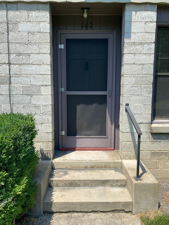 Building Photo - 115 N Ivy St