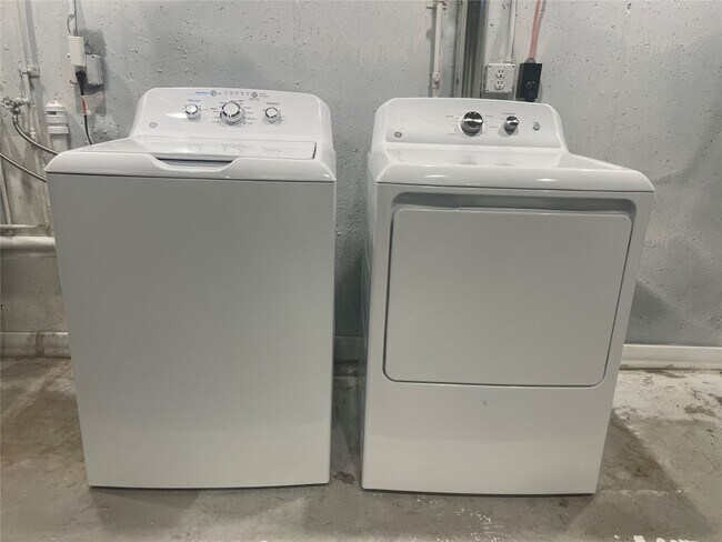 Building Photo - 64 Margaret St