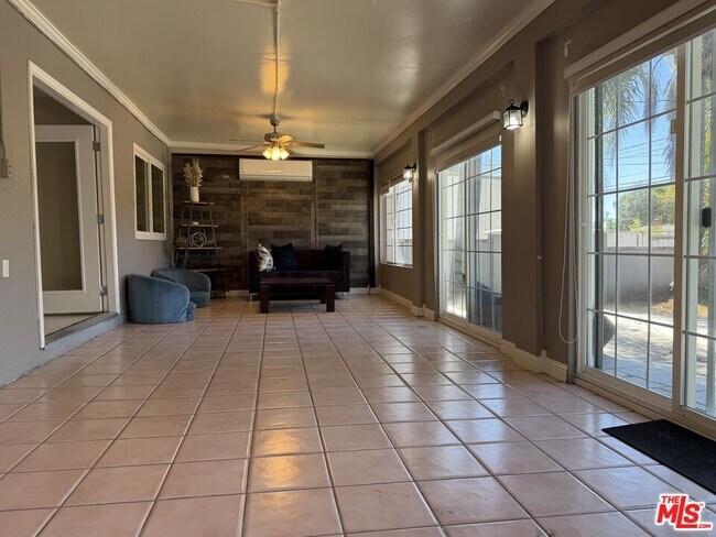 Building Photo - 10609 Reseda Blvd