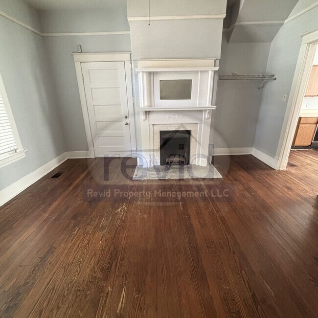 Building Photo - 288 N McLean Blvd