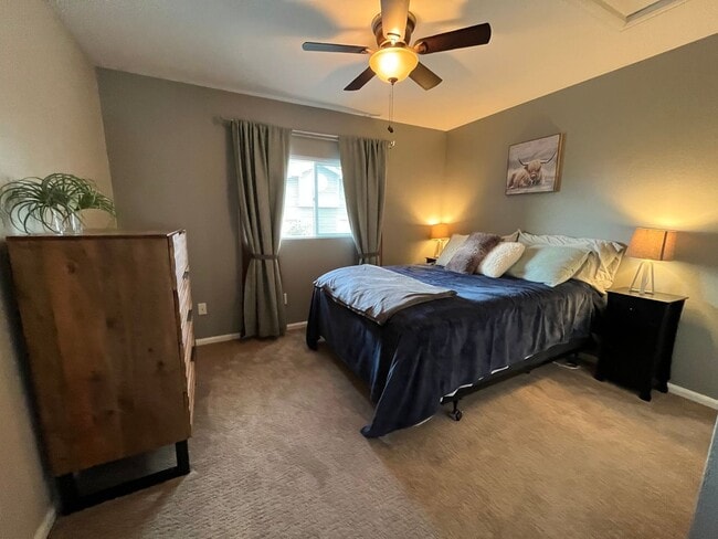 Building Photo - Fantastic Townhome in Loveland