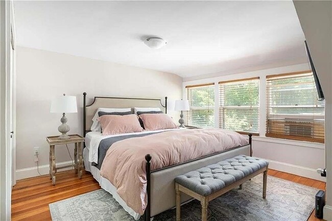 Building Photo - 75 Green End Ave