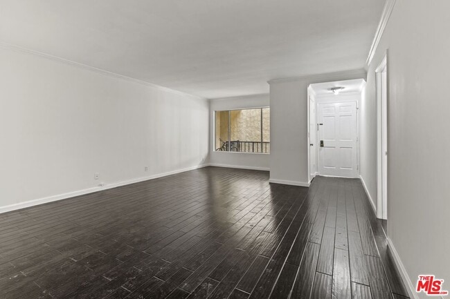 Building Photo - 1033 6th St