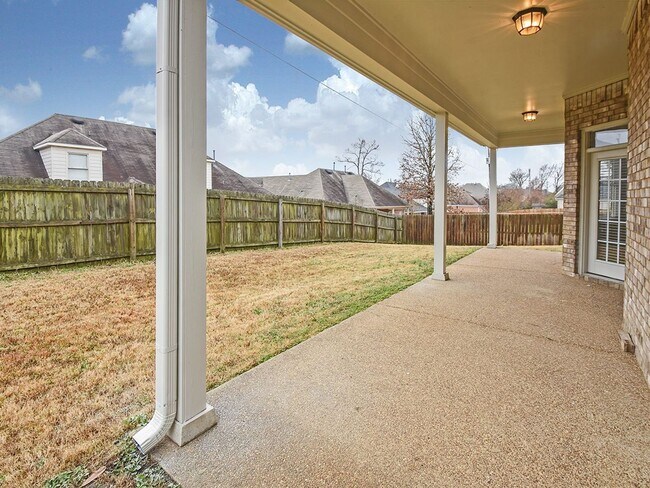 Building Photo - GORGEOUS 4 bed, 3.5 bath home near Macon a...