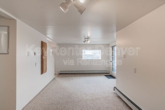 Building Photo - 990 Beech St