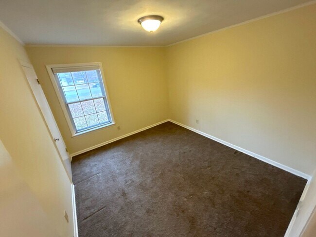 Building Photo - 3058 Robbiedon St