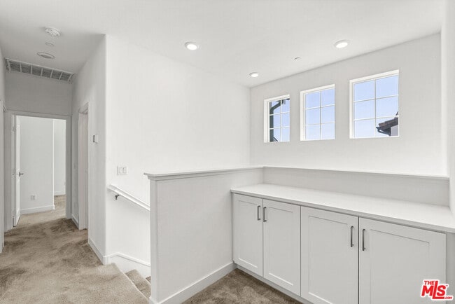 Building Photo - 12329 Primrose Ave