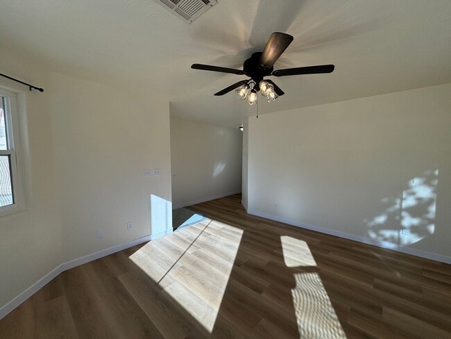 Building Photo - 3 Bed Home La Verkin