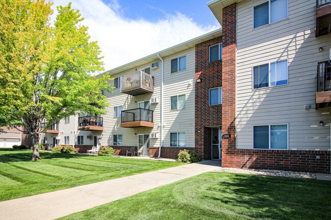 Building Photo - Wilkeshire Apartments