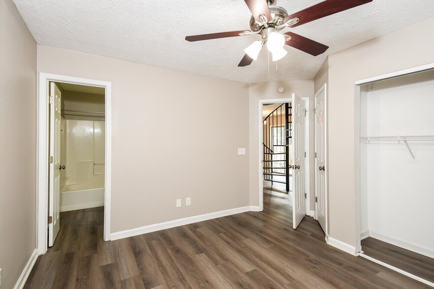 Building Photo - 406 Rankin Ct