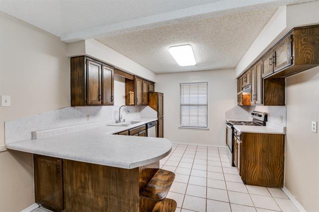 Building Photo - 821 Hillside Dr