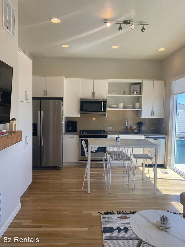 Building Photo - 3 br, 2 bath House - 643 Amelia Ln