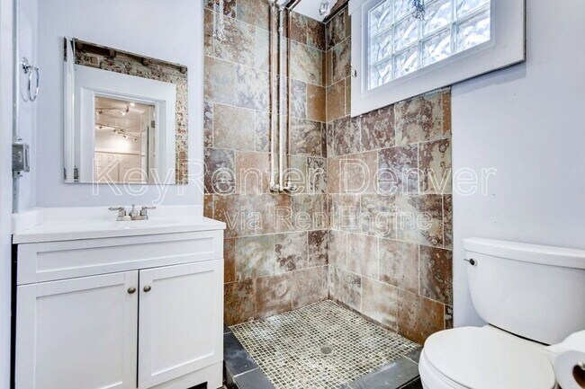 Building Photo - 3341 Lawrence St