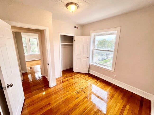 Building Photo - 4058 W Crystal St