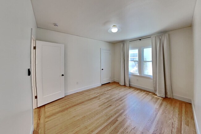 Building Photo - Charming Land Park Cottage – A Hidden Gem in the Heart of the City