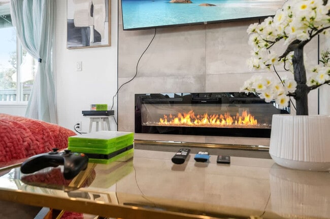 Building Photo - 5048 Bluff Pl