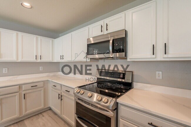 Building Photo - 1057 S Deerfield Ln