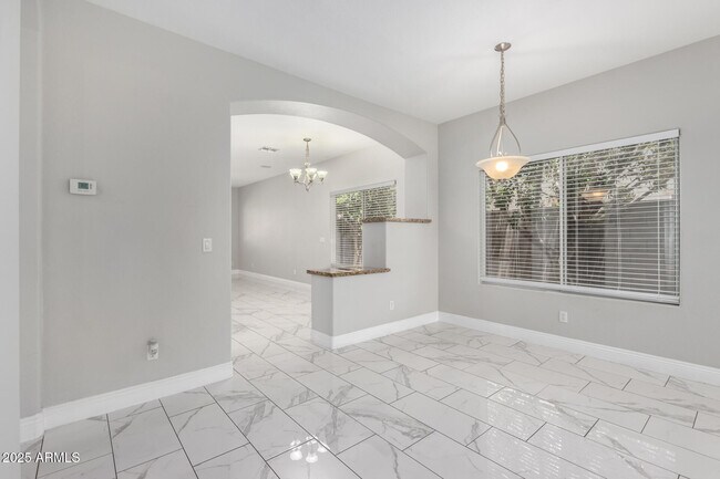 Building Photo - 3704 E Wyatt Way