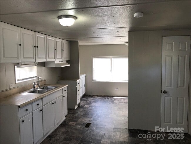 Building Photo - 1107 Bexley Ln
