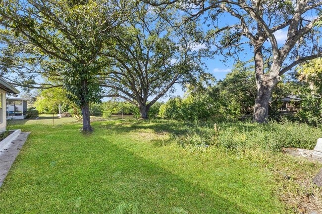 Building Photo - 4504 S 26th Ave