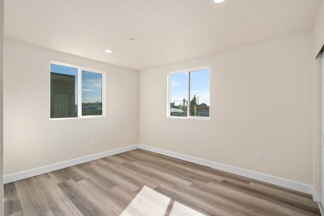 Building Photo - 1822 Orchard Ave