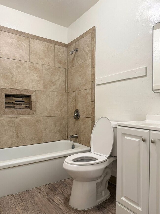 Building Photo - 860w22nd