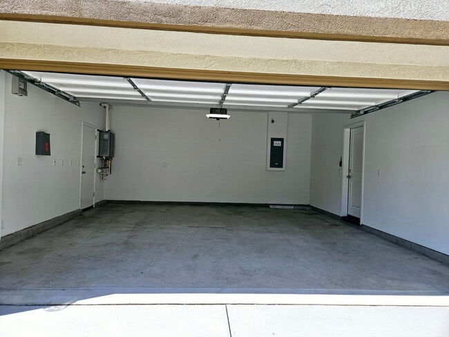 Building Photo - 1832 Chandler Dr