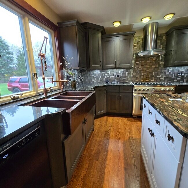 Building Photo - 25805 N Arrowhead Dr