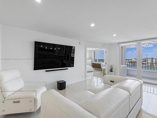 Building Photo - 550 S Ocean Blvd