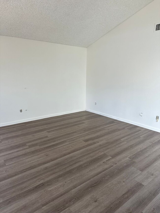 Building Photo - Thomas and Pima Rds - Minutes to Old Town Scottsdale!