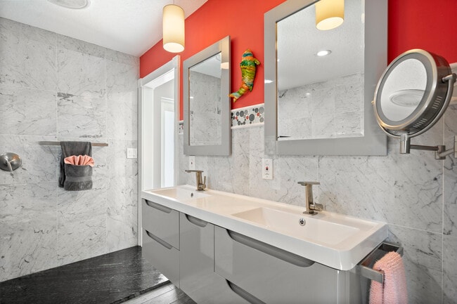 Building Photo - 4056 38th Way S