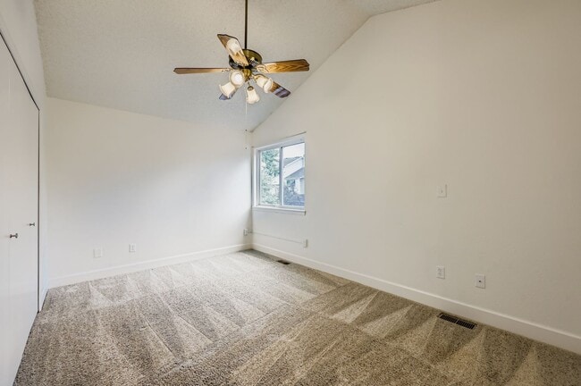 Building Photo - 3435 Mountainside Dr