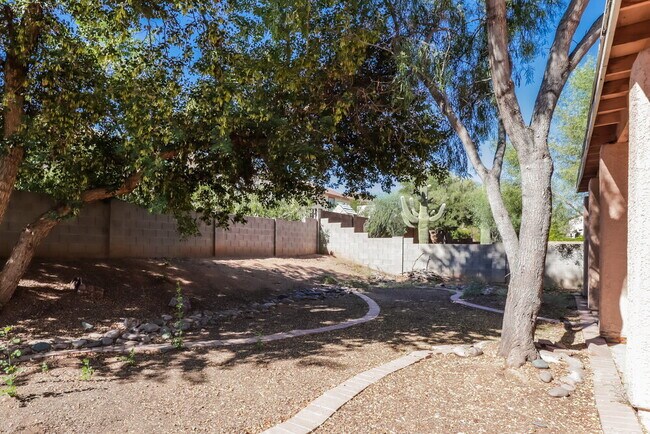 Building Photo - 59 W Calle Bayeta