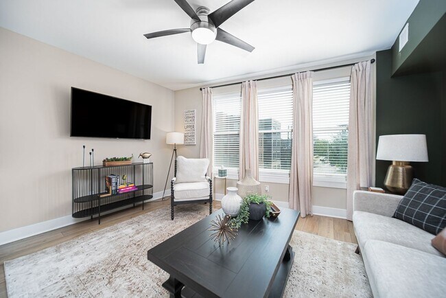 Building Photo - Fully Furnished 1 Bedroom in the heart of Short North!