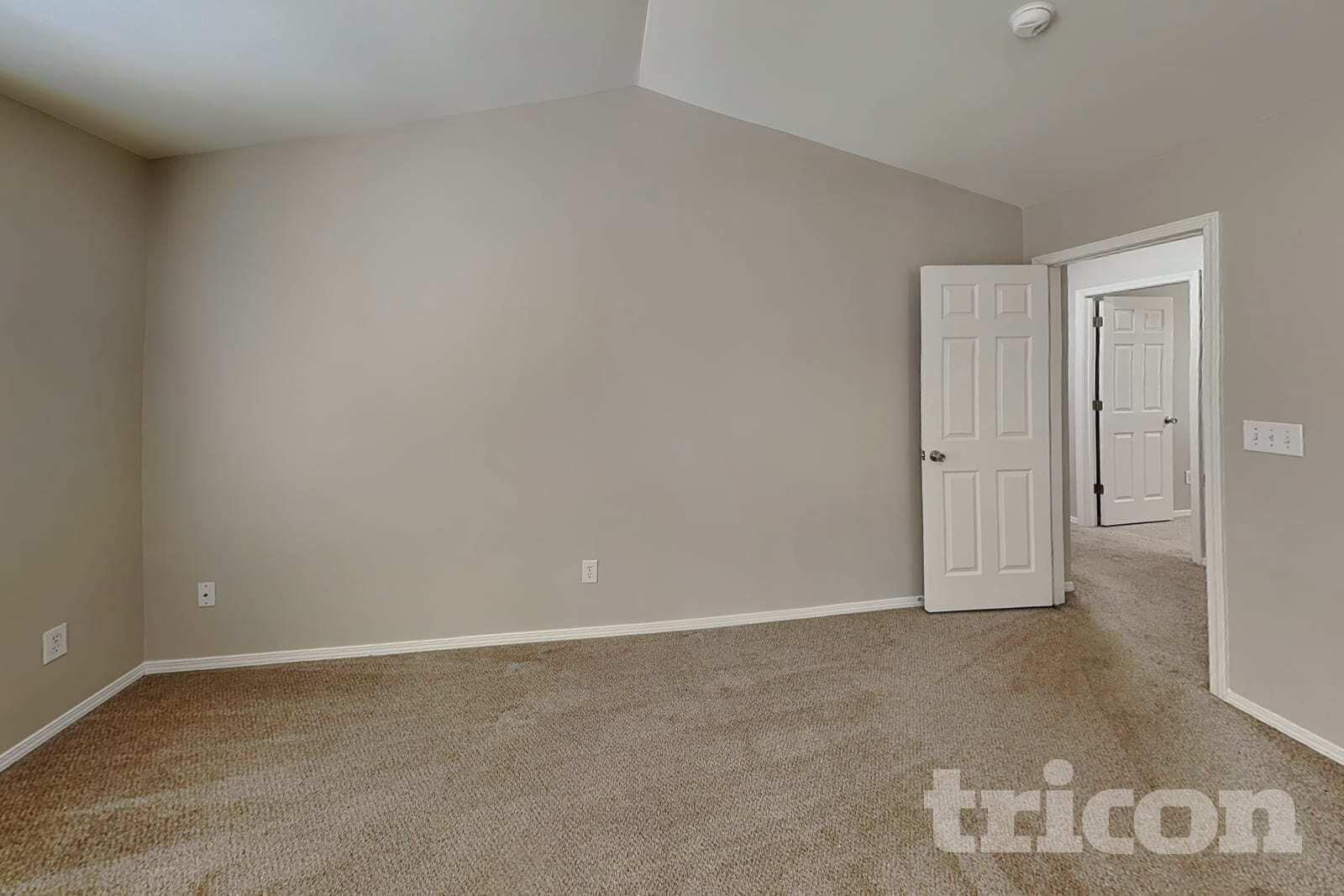 Building Photo - 4003 Larkhaven Village Dr