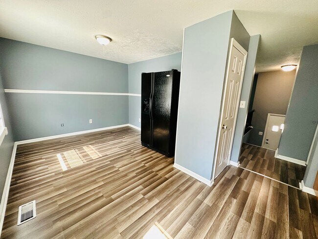 Building Photo - Updated 5BR/2BR house near Outer Loop now available!