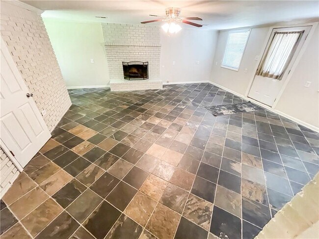 Building Photo - 2307 Rubart Dr