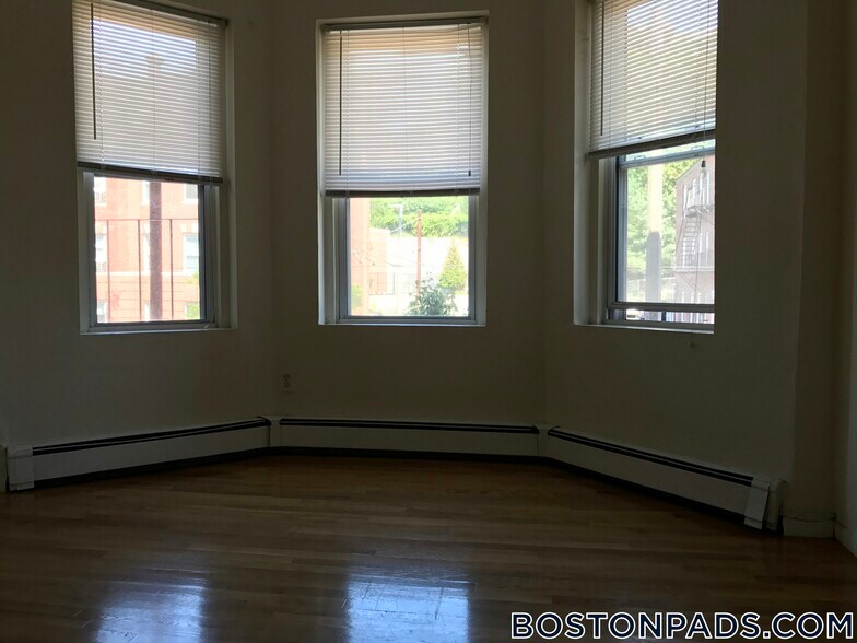 Building Photo - 49 S Huntington Ave