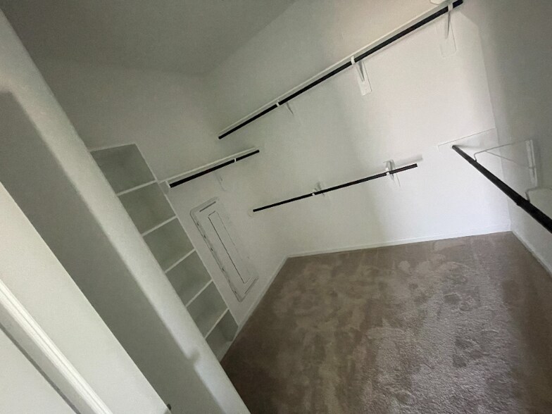 Building Photo - 4135 Balboa Dr