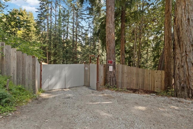 Building Photo - Serene Felton Retreat – Spacious Home Nest...