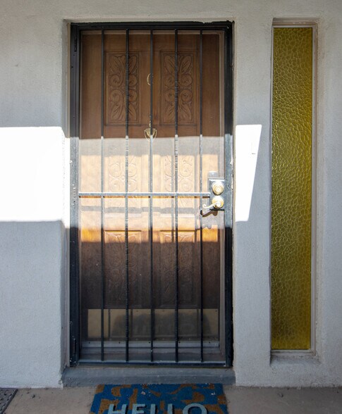 Building Photo - 8568 E Indian School Rd