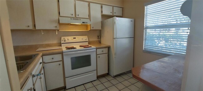 Building Photo - 13850 Oakwood Ln