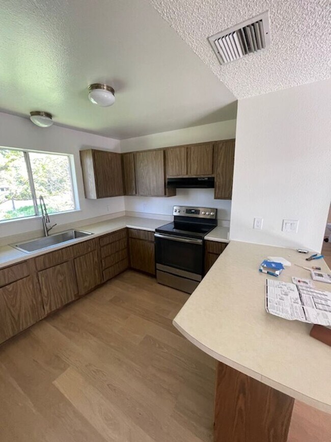 Building Photo - 5525 Capistrano Ave