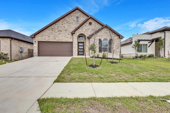 Primary Photo - 211 Short Leaf Dr