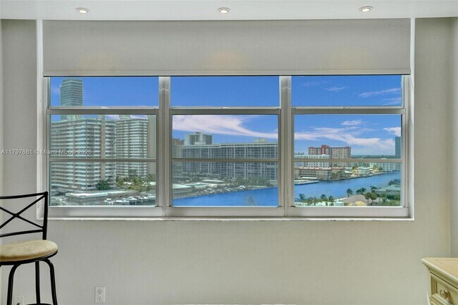 Building Photo - 137 Golden Isles Dr