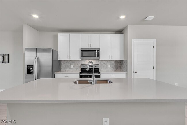 Building Photo - 44254 Frontier Dr