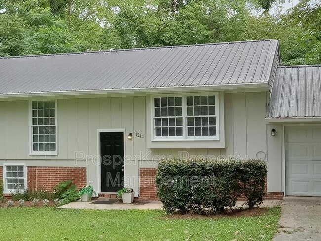 Primary Photo - 1211 Timberlane Dr