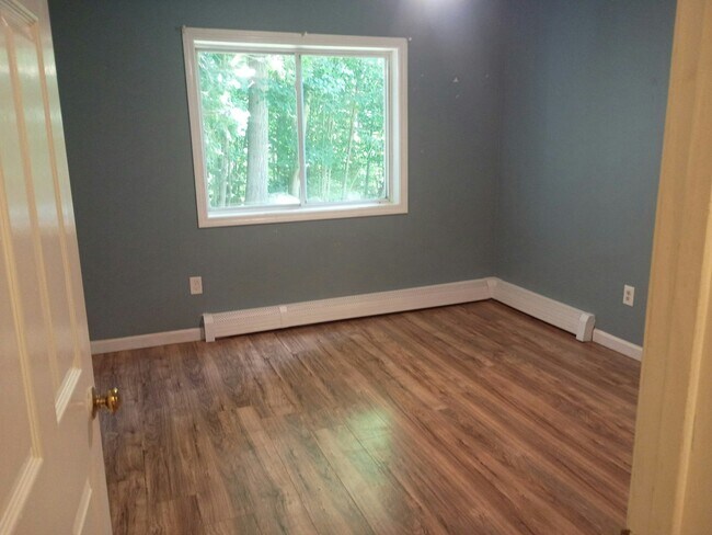 Building Photo - 11 RiverBend Dr