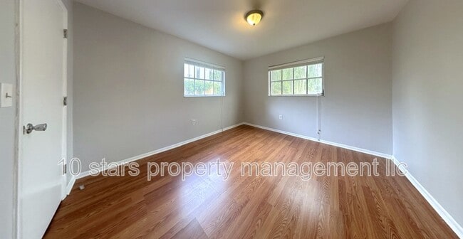 Building Photo - 1433 S Belcher Rd